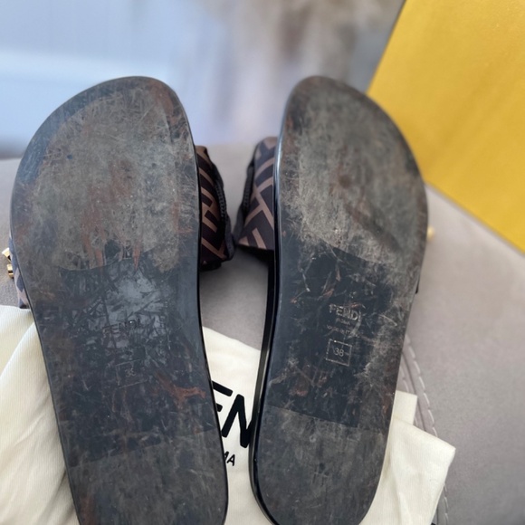FENDI Slides - Picture 5 of 6